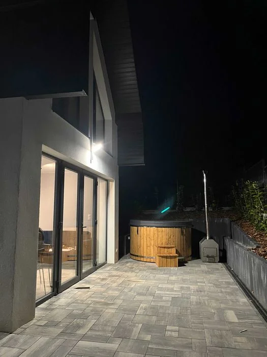 Komfortowe domki całoroczne Osada Chańcza. balia/jacuzzi, basen, sauna, klimatyzacja, parking – zdjęcie 2
