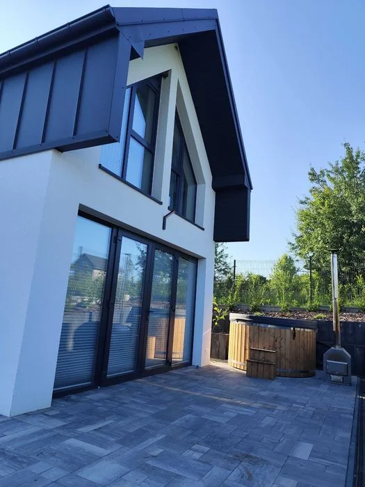 Komfortowe domki całoroczne Osada Chańcza. balia/jacuzzi, basen, sauna, klimatyzacja, parking
