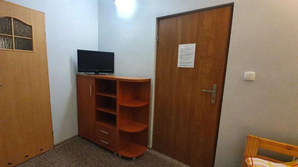 Pokoje hotelowe Mieszkania Dom wynajem Noclegi Pracownicze – zdjęcie 3