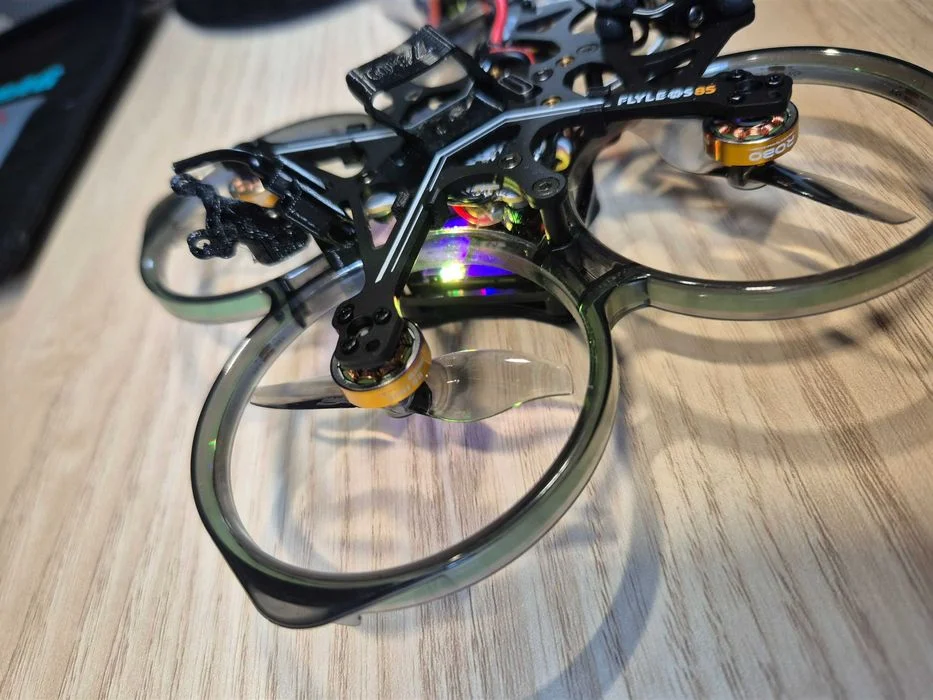 Dron Flywoo Flylens 85 2" 2S cinewhoop FPV+DJI O4 (BNF)+pakiety LiPo 2S 2x 750 mAh i 2x 1000 mAh+ładowarka SkyRC + mata do lądowania + dużo dodatków – zdjęcie 3