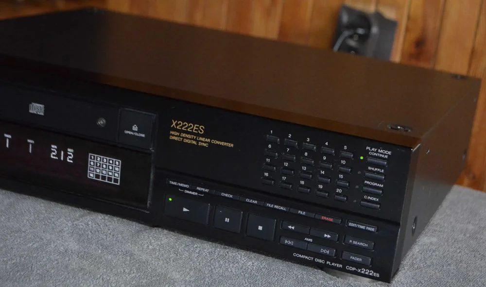 wzorowy stan Sony CDP-X222ES odtwarzacz CD + Pilot – zdjęcie 3