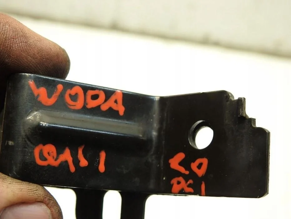 Uchwyt Mocowanie Chłodnicy Nissan Qashqai 21542-Jd20B – zdjęcie 2