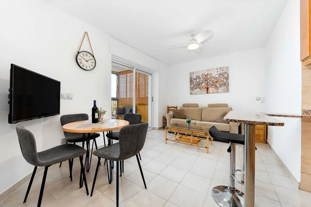 Apartament w Hiszpanii z widokiem na morze 250m. od plaży – zdjęcie 3