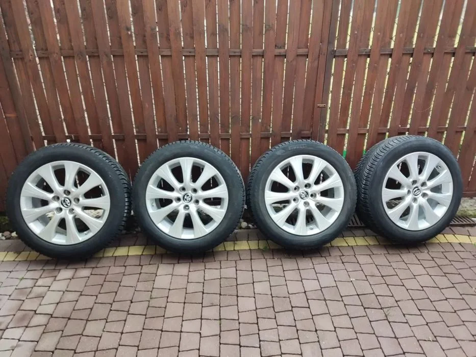 TOYOTA CAMRY 19-24r Koła z Oponami Wielosezonowymi 215/55 R17 Pirelli