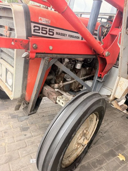 Traktor MF255 Massey Ferguson z Turem MaileuxMX Sprowadzony chodzi jak Szwajcarski Zegarek Nowy Akumultor oświetlenieLED Ekonomiczny Zaczepy Perkins – zdjęcie 4