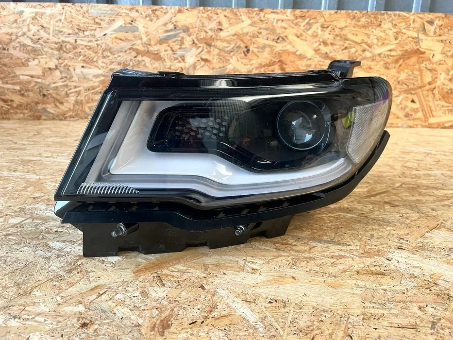 LAMPA PRZEDNIA LEWA reflektor lewy Xenon JEEP COMPASS Compas II Europa 155256625 68643493AA