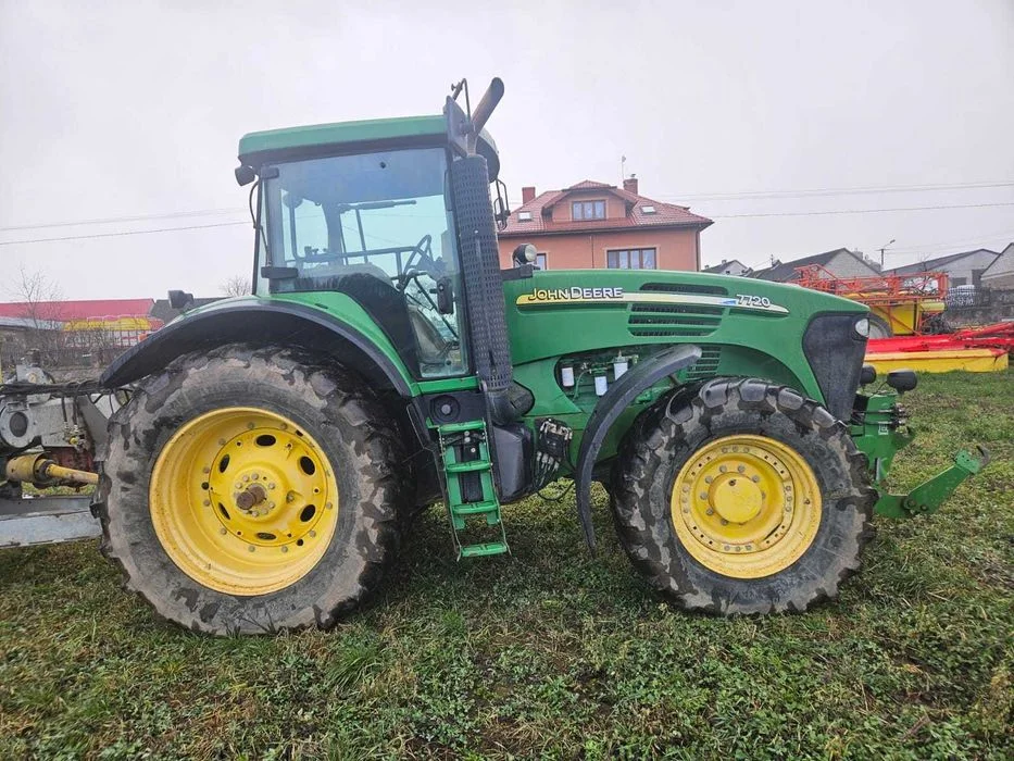 ciągnik John Deere 7720 manualna - najlepsza, bezawaryjna w tych seriach skrzynia w użytkowaniu. 0k. 8100godz. zdjęcia z pracy , bez przygotowania