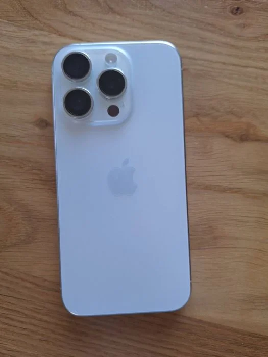 Iphone 15 Pro biały stan idealny – zdjęcie 3