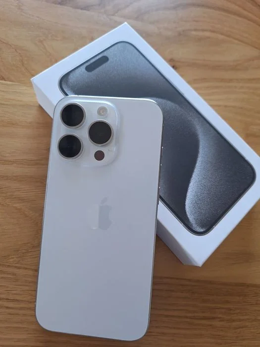 Iphone 15 Pro biały stan idealny