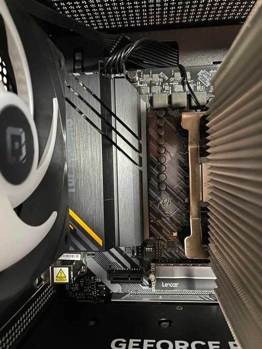 NOWY Komputer Gamingowy R5 5600x / RTX 5060 8GB / DDR4 16GB / 1TB SSD NVMe / WIN 11 PRO - Do Gier – zdjęcie 3