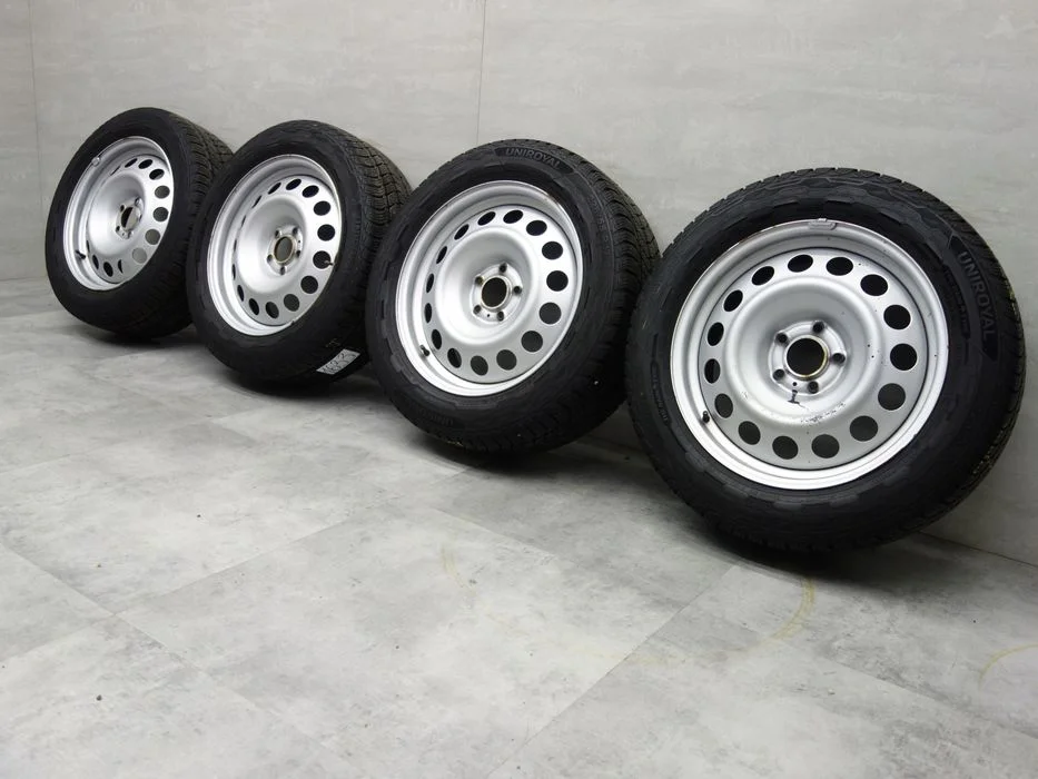 225/55R17 Koła zimowe Toyota Proace Jumpy Crosscamp Expert Uniroyal 4x7mm