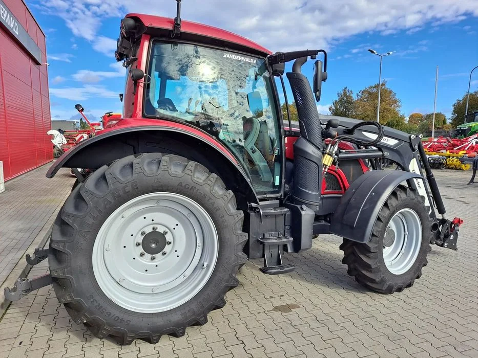 Valtra N114 Valtra N114 z ladowaczem Quicke Q5 – zdjęcie 8