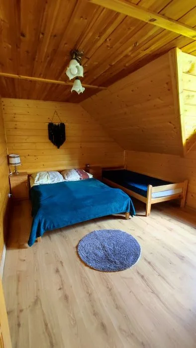 Drewniany domek całoroczny nad rzeką Marychą – zdjęcie 6