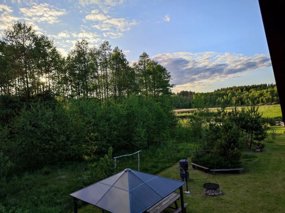 Drewniany domek całoroczny nad rzeką Marychą – zdjęcie 11