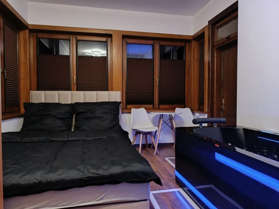 Apartament Jacuzzi 2 os wanna z hydromasażem 180x88cm Tv"55"HBOmax,cin