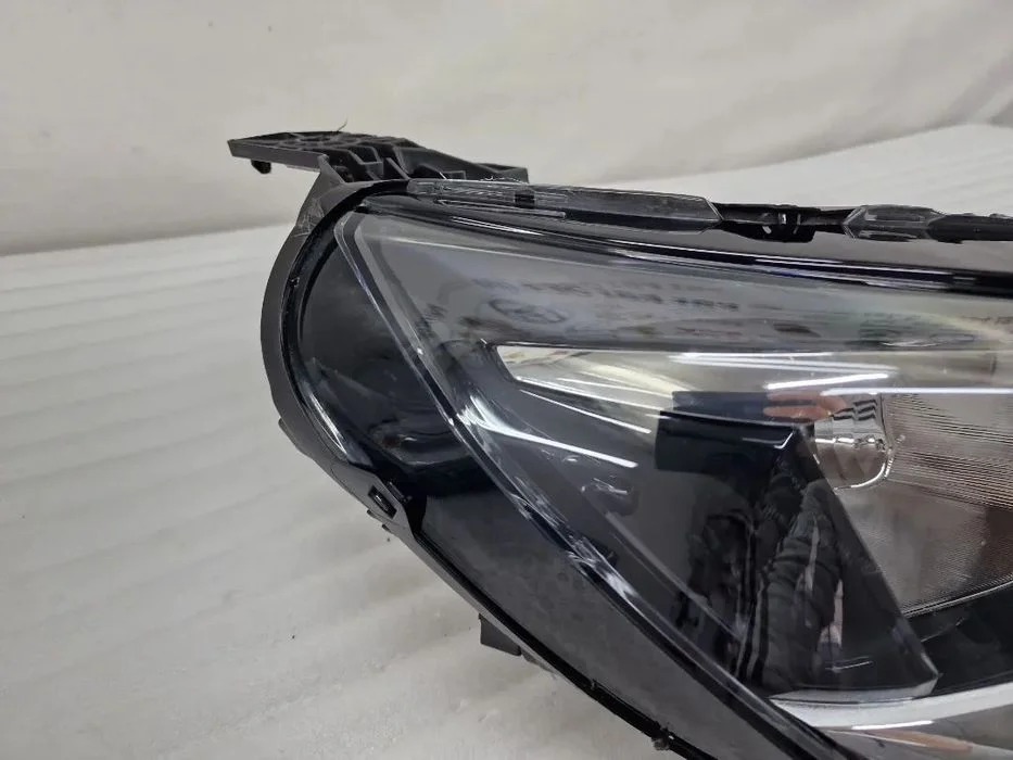 Opel Corsa F 19- Prawa Zwykła Lampa Przednia Przód , Nr 39162649 , Nr Aukcji Ll561 – zdjęcie 2