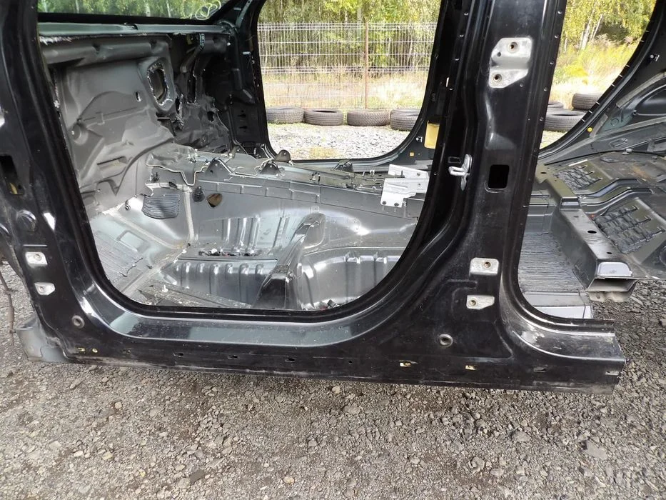 Jeep Grand Cherokee Wk2 10-21 Próg Lewy Słupek – zdjęcie 2