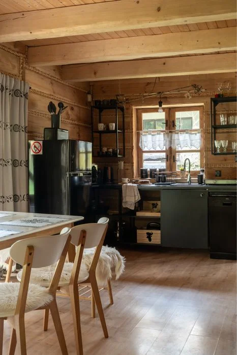 Samodzielny drewniany domek w Zakopanem z prywatnym jacuzzi na wyłączność w lesie,przy stoku z rodziną, przyjaciółmi/romantyczny wyjazd dla par. – zdjęcie 5