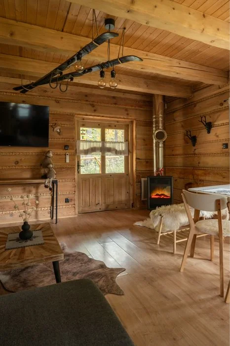 Samodzielny drewniany domek w Zakopanem z prywatnym jacuzzi na wyłączność w lesie,przy stoku z rodziną, przyjaciółmi/romantyczny wyjazd dla par. – zdjęcie 3