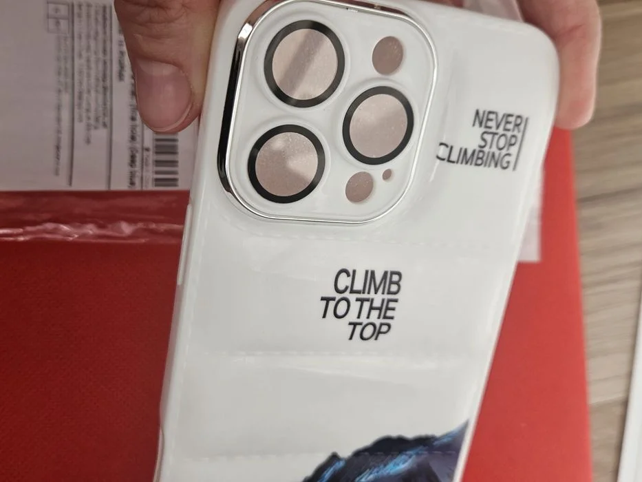Etui iPhone 16 Pro Max silikonowe białe góry Never Stop Climbing nowe – zdjęcie 5