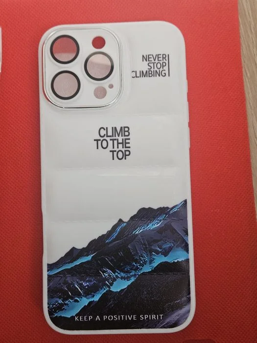 Etui iPhone 16 Pro Max silikonowe białe góry Never Stop Climbing nowe
