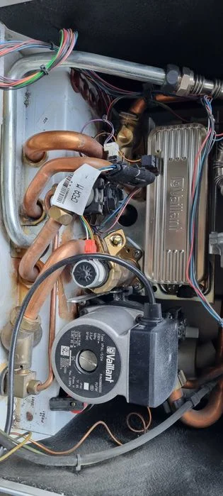 Części do Vaillant EcoTec plus VCW 296/3-5 sprzedam – zdjęcie 3