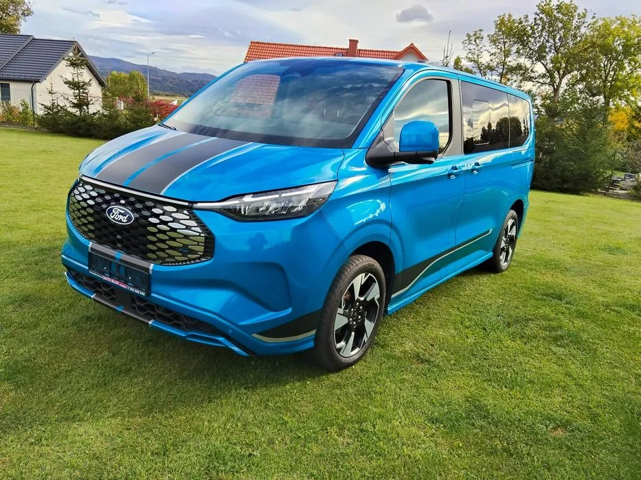 Ford E-Tourneo Custom Sport – zdjęcie 3