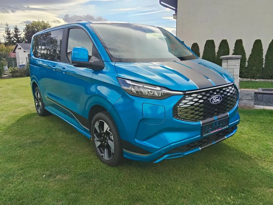 Ford E-Tourneo Custom Sport