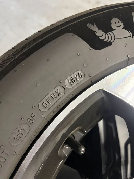 Koła 19” 5x114,3 z oponami NOWYMI Michelin ! 235/55R19 Tpms. – zdjęcie 3