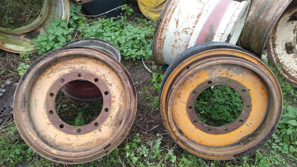 Felgi ładowarka przyczepa rozrzutnik r24 felga pełna 10 szpilek mocna
