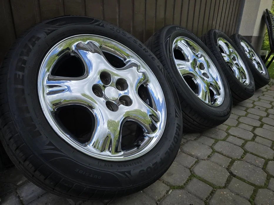Felgi z oponami 205/55R16 Chrysler PT Cruiser 5x100 Sebring Cirrus Dynasty LeBaron Dodge Stratus Grand Caravan VW New Beetle Golf 4 Bora Audi A3