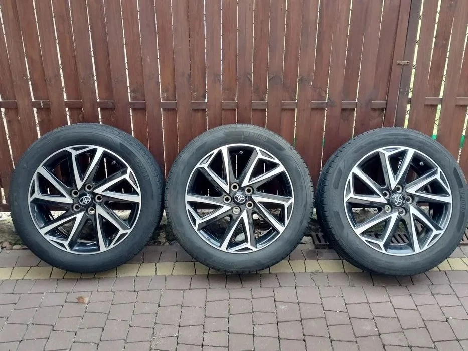 TOYOTA YARIS od 2019r Koło z Opona Zimowa 195/55 R16