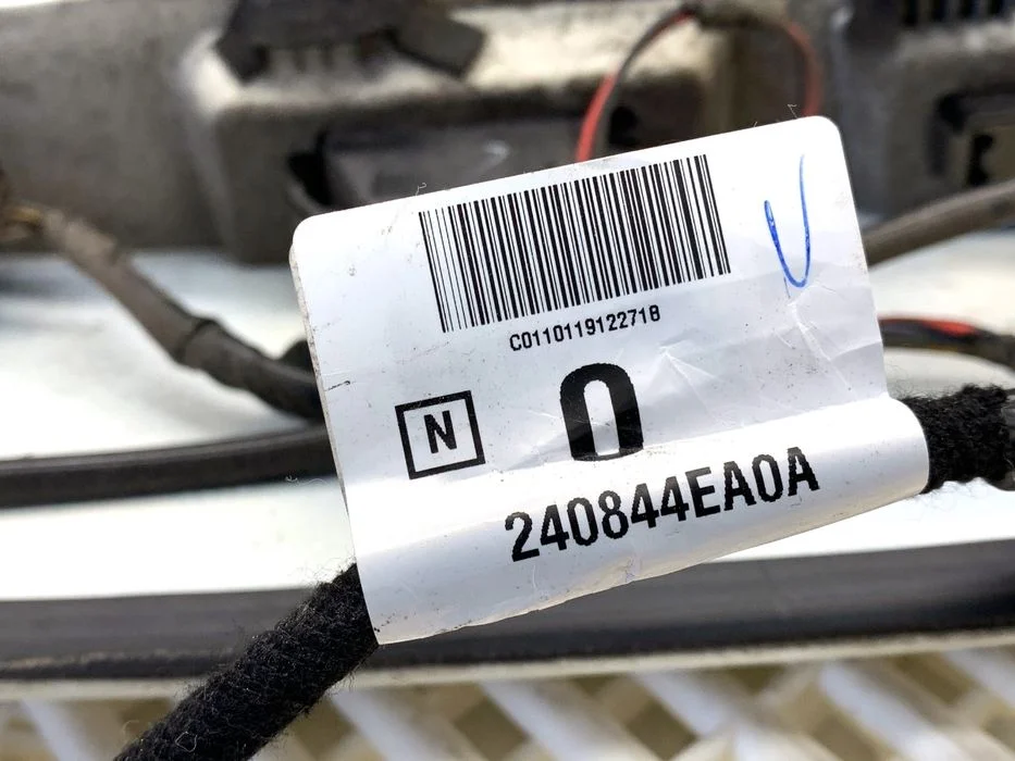 LISTWA KLAPY TYŁ NISSAN QASHQAI J11 Crossover 240844EA0A – zdjęcie 4