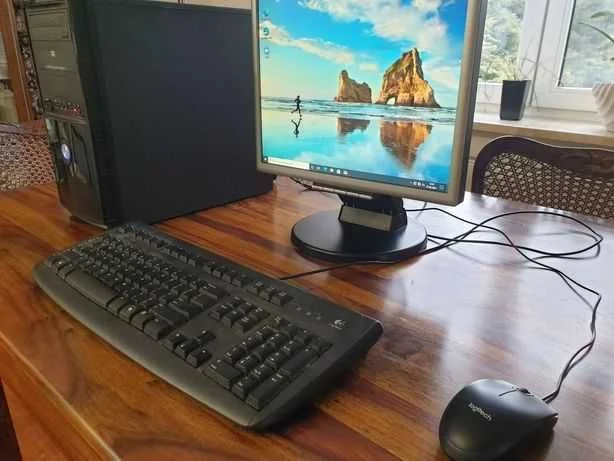 Komputer i5 + Windows 10 pro PL +monitor 22"
