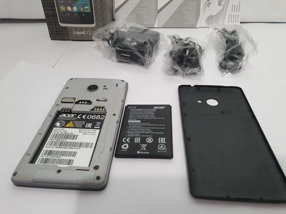 Bardzo mały smartfon ACER LIQUID Z220 na 2 sim + karta pamięci – zdjęcie 3