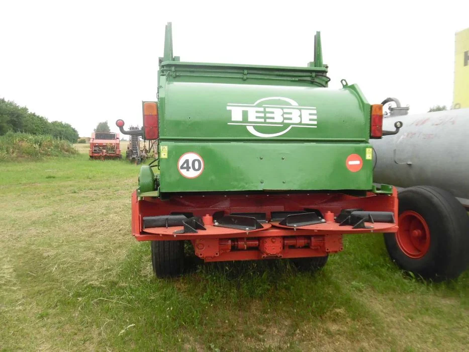 Rozsiewacz wapna i pomiotu ,Tebbe' 14ton – zdjęcie 2
