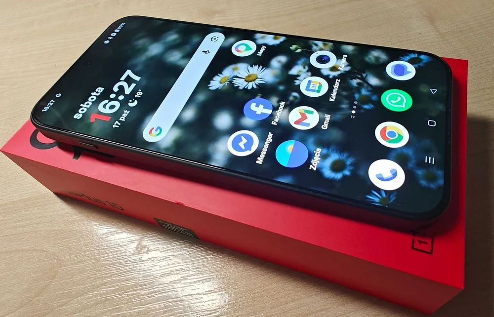 OnePlus 15 12/256GB (CPH2747) Stan Bdb Ekran OLED LTPO eSIM Ładowarka 120W Futerał PL – zdjęcie 5