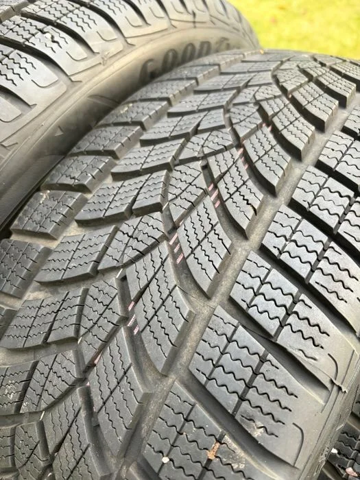 Zimowe koła lexus LBX 225/55/18 good year – zdjęcie 9
