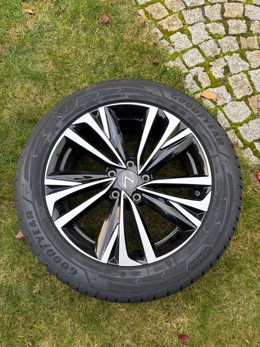 Zimowe koła lexus LBX 225/55/18 good year – zdjęcie 6