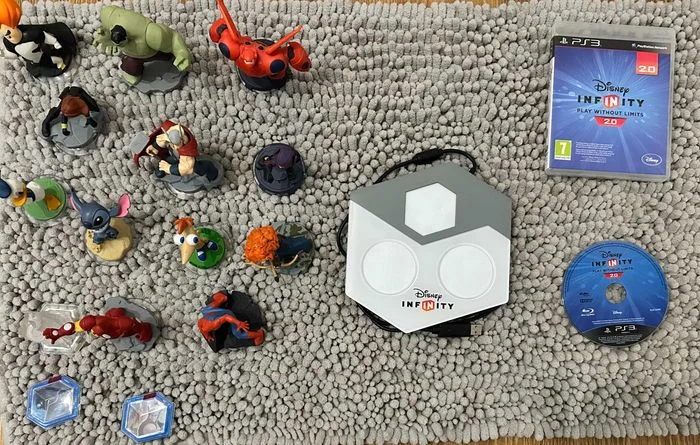 Zestaw na PS3: Gra DISNEY INFINITY 2.0 wraz 12 figurkami