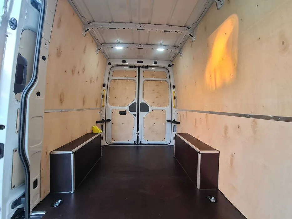 Zabudowa zabezpieczenie ze sklejki Volkswagen Crafter van – zdjęcie 9