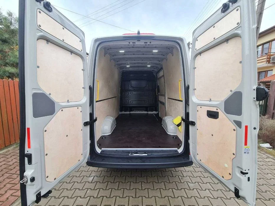Zabudowa zabezpieczenie ze sklejki Volkswagen Crafter van – zdjęcie 11