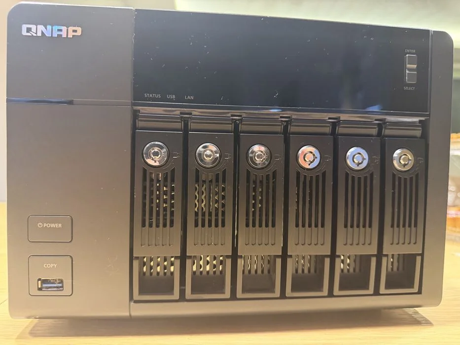 QNAP TVS-671 – Intel Core i7 – 16GB RAM – 9TB HDD – 6 zatok – NAS – zdjęcie 2