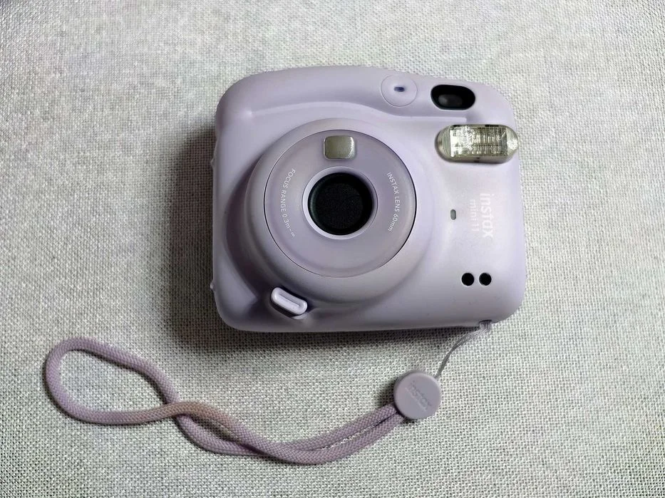 Aparat natychmiastowy Fujifilm Instax mini 11 fioletowy + etui – zdjęcie 3