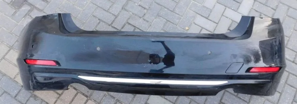 zderzak tylny tył BMW F30 6CYL SCHWARZ CHROM PDC