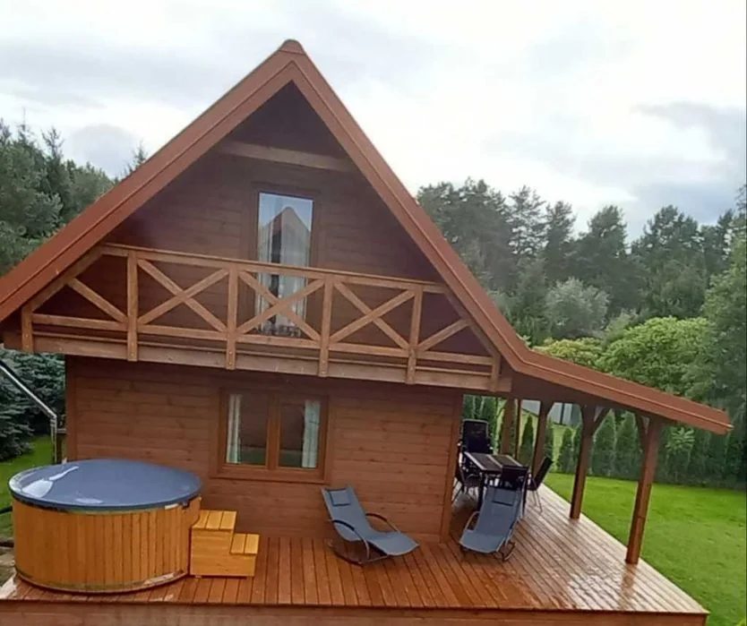 Mazury , domki całoroczne - Wzgórza Dybowskie balia z jacuzzi , sauna