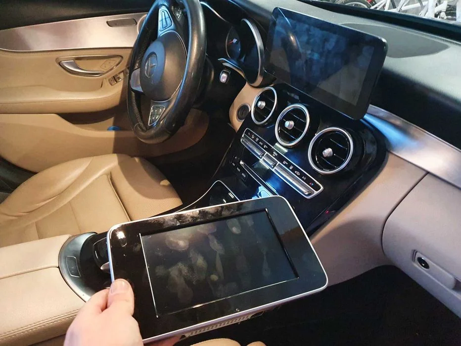 STACJA ANDROID CARPLAY mercedes W218 W209 GLA X156 H247 GLB X247 GLC E montaż – zdjęcie 9