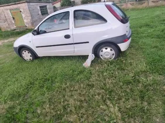 Sprzedam Opel corsa 1.0 C, uszkodzony silnik REZERWACJA – zdjęcie 4