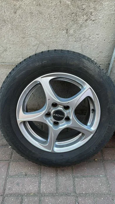 Sprzedam opony zimowe 16" z alufelgami
