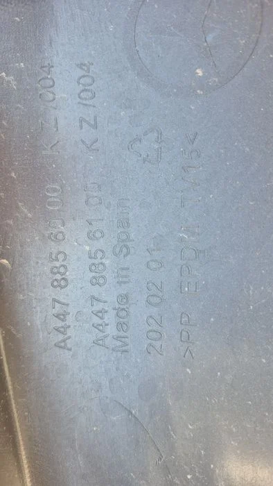 Zderzak przedni Mercedes V-Klasa A447.885.60.00 – zdjęcie 6